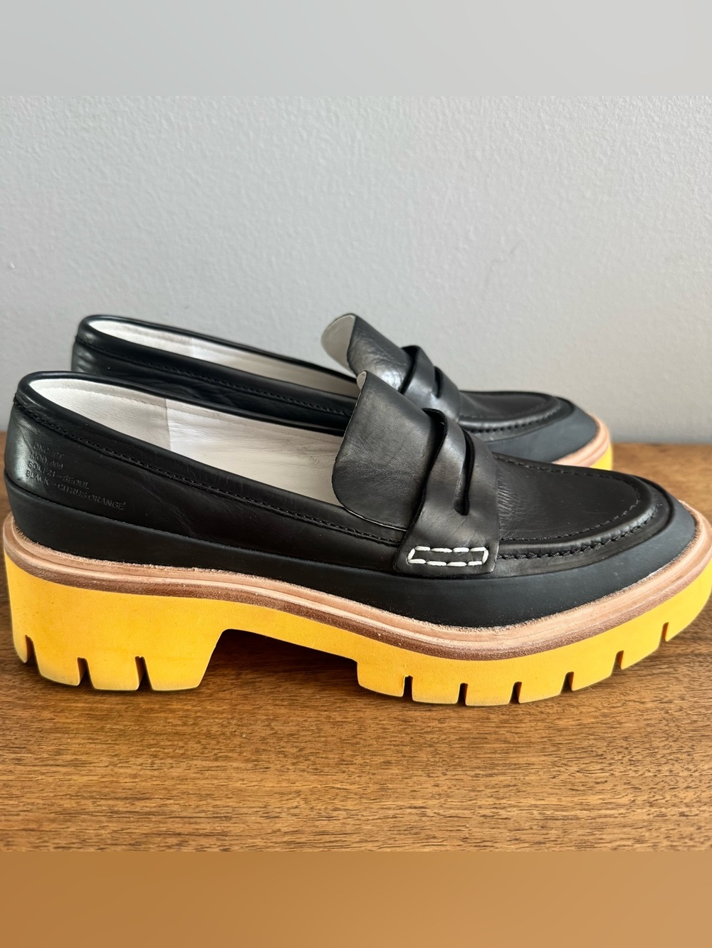 ONCEPT Anthropologie Seoul Platform Loafers Black & Citrus Sole Womens 8 Shoes